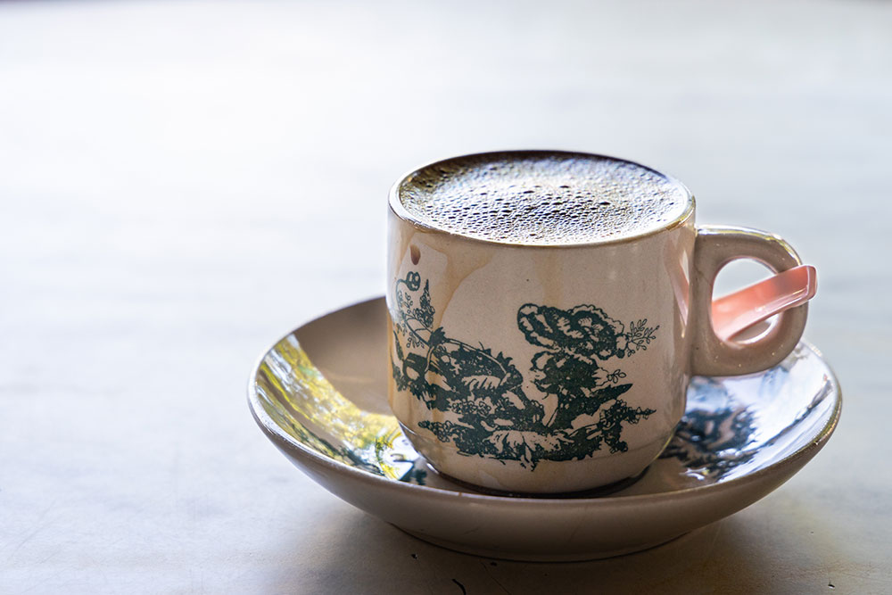 sinigapore-coffee-served-in-traditional-cup